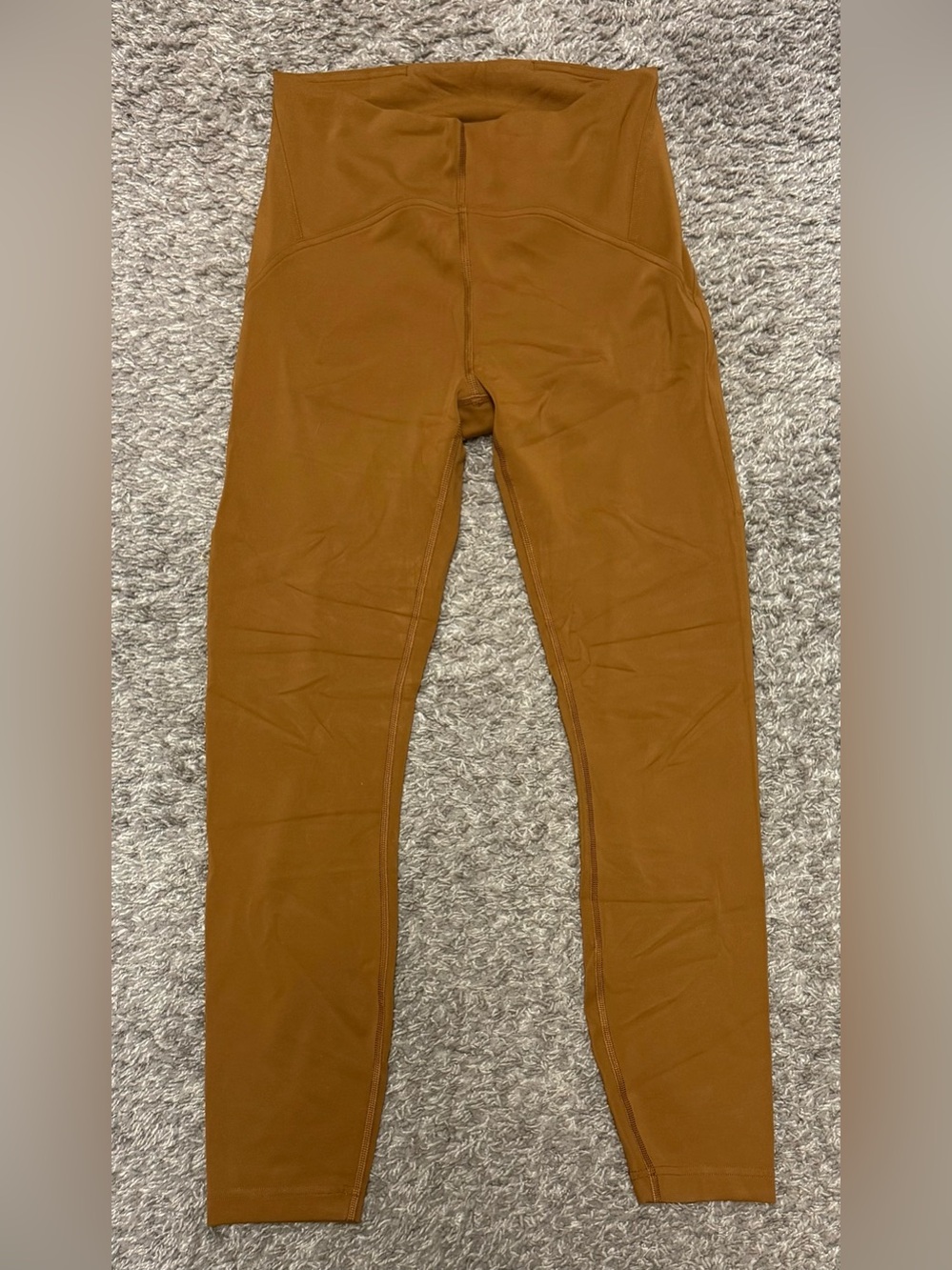 EUC Lululemon Instill High-Rise Tight 25"
Copper Brown, Size 6